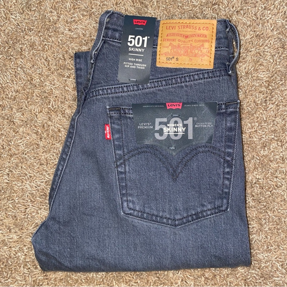 Brand New Levi’s 501 Straight Jeans Size 24